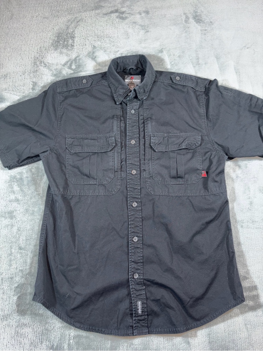 Woolrich Men's Short-Sleeve Button-Front Shirt in Charcoal Black